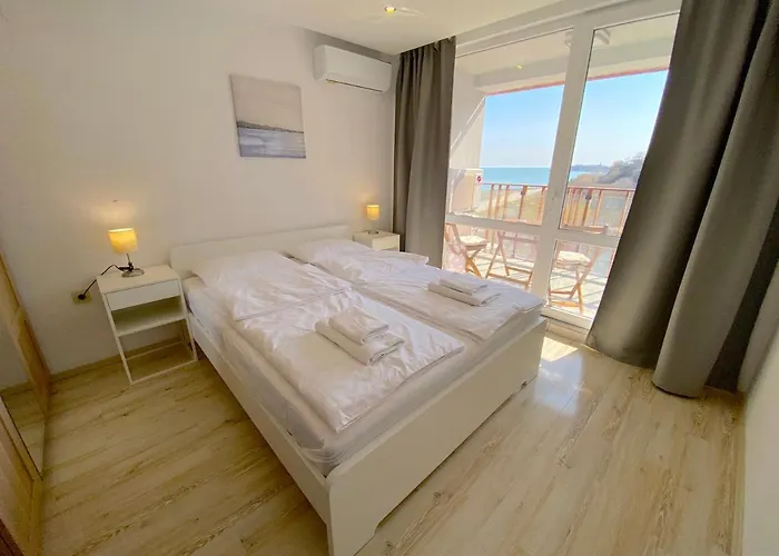 Апартамент Paradiso - Private -bsr-2 4*